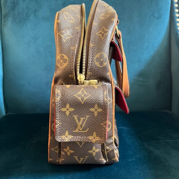 Louis Vuitton Excentri-Cite Monogram Canvas - Picture 3 of 8